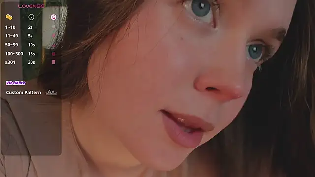 Snapshot of SunnyRisha chatting on February 25, 2025, 6:25 am SunnyRisha online show from February 25, 2025, 6:25 am