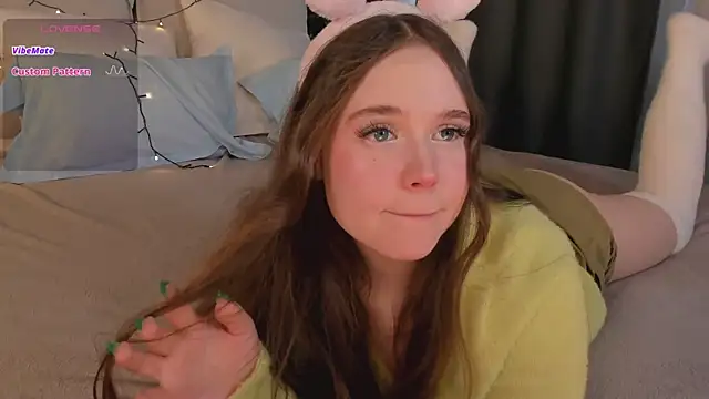 Snapshot of SunnyRisha chatting on March 10, 2025, 5:54 am SunnyRisha online show from March 10, 2025, 5:54 am