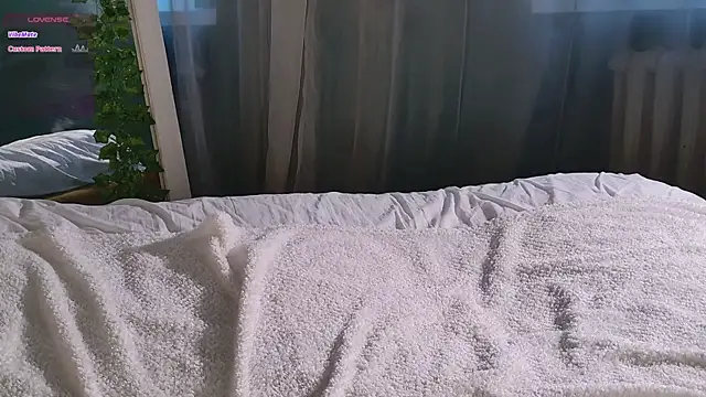 Snapshot of SunnyRisha chatting on September 28, 2025, 5:14 am SunnyRisha online show from September 28, 2025, 5:14 am