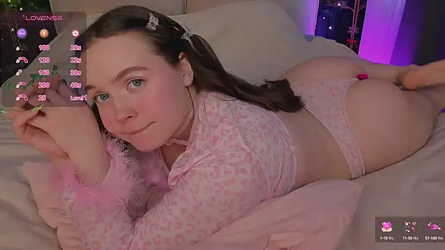 Snapshot of SunnyRisha chatting on February 18, 2025, 8:59 am SunnyRisha online show from February 18, 2025, 8:59 am