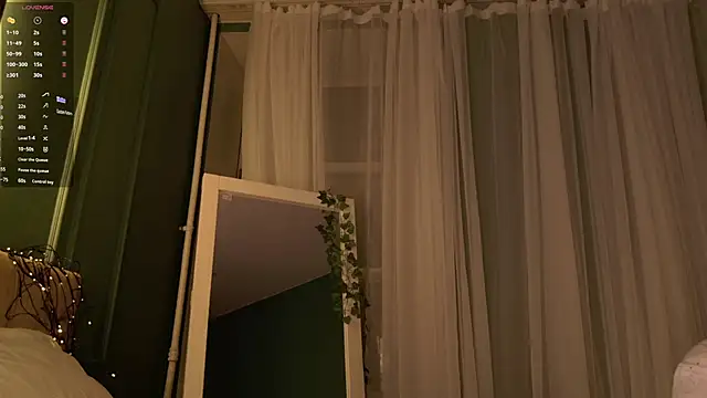 Snapshot of SunnyRisha chatting on November 17, 2025, 5:11 am SunnyRisha online show from November 17, 2025, 5:11 am