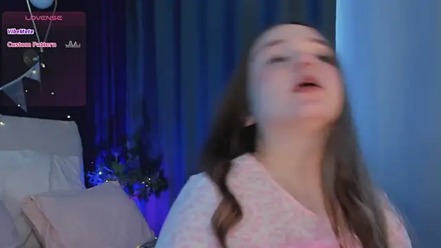 Snapshot of SunnyRisha chatting on March 22, 2025, 6:00 am SunnyRisha online show from March 22, 2025, 6:00 am