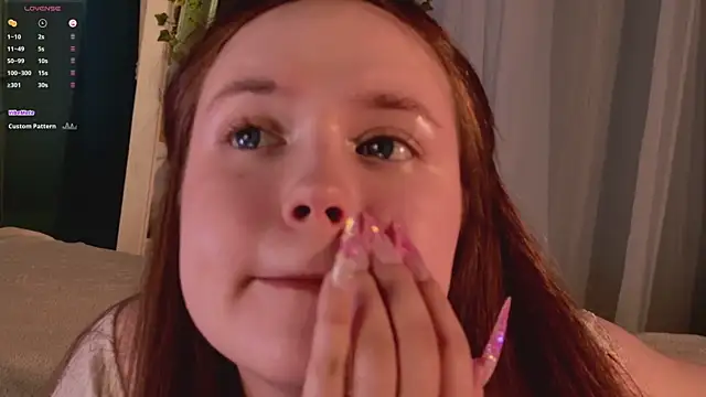 Snapshot of SunnyRisha chatting on October 20, 2025, 5:09 am SunnyRisha online show from October 20, 2025, 5:09 am