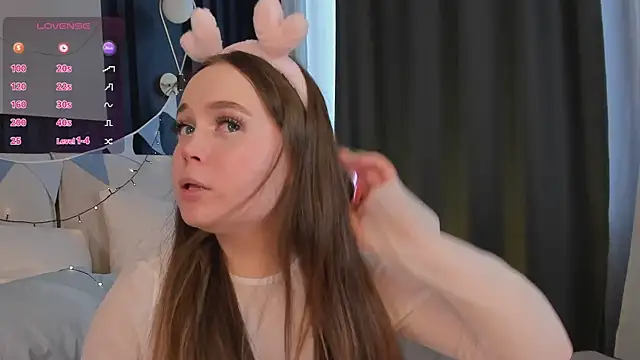 Snapshot of SunnyRisha chatting on March 10, 2025, 9:01 am SunnyRisha online show from March 10, 2025, 9:01 am