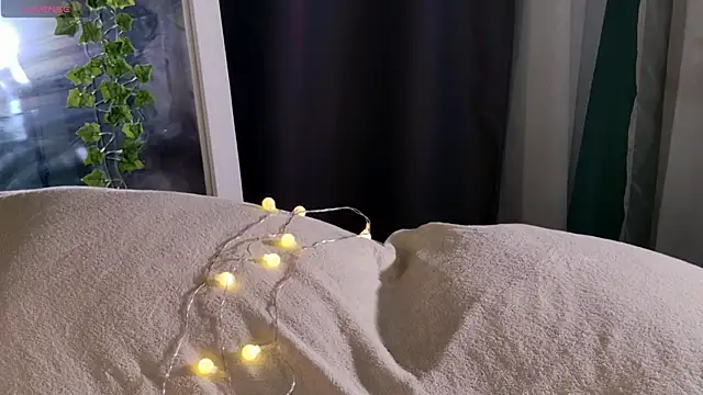 Snapshot of SunnyRisha chatting on October 4, 2025, 5:09 am SunnyRisha online show from October 4, 2025, 5:09 am