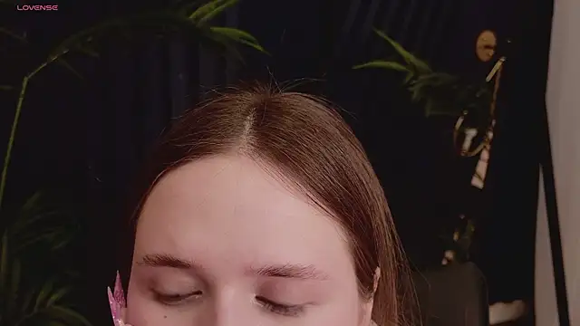 Snapshot of SunnyRisha chatting on October 21, 2025, 5:07 am SunnyRisha online show from October 21, 2025, 5:07 am