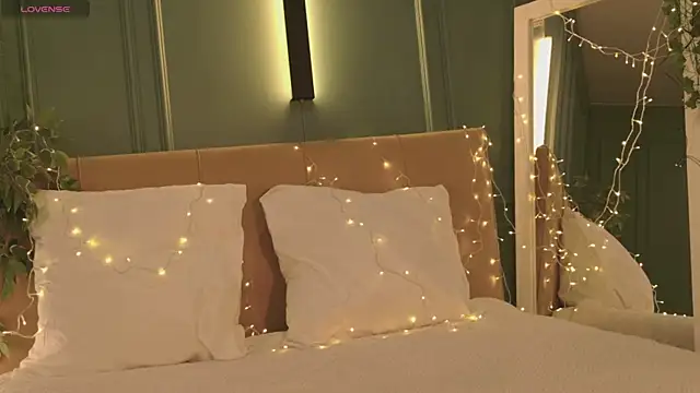 SunnyRisha online show from December 20, 2025, 5:21 am