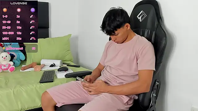 Snapshot of Tonny_twink_ chatting on March 14, 2026, 1:44 am Tonny twink online show from March 14, 2026, 1:44 am