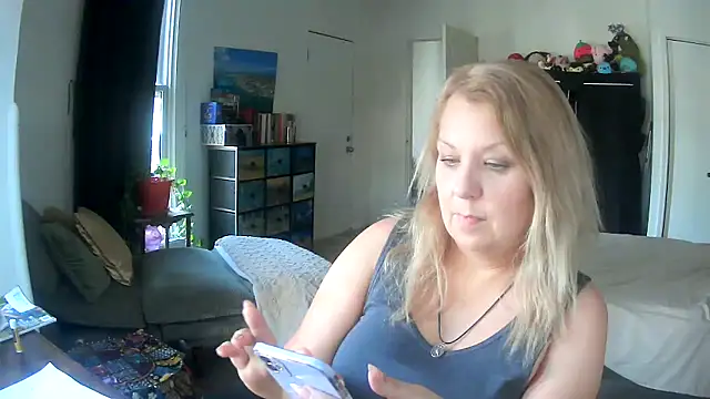 RubyGissing online show from October 1, 2025, 9:18 pm