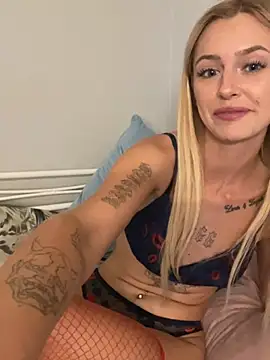 Snapshot of saskiapierce chatting on March 15, 2025, 5:48 pm saskiapierce online show from March 15, 2025, 5:48 pm