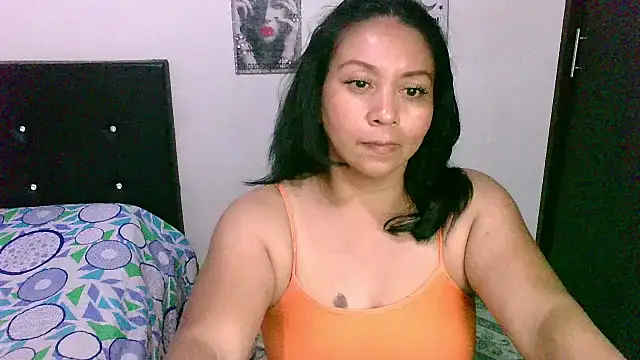 Snapshot of zaray_bella chatting on November 11, 2025, 10:47 pm zaray bella online show from November 11, 2025, 10:47 pm