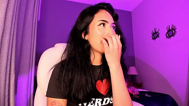 Snapshot of Giovanna_oliveira chatting on November 21, 2025, 6:56 am Giovanna oliveira online show from November 21, 2025, 6:56 am