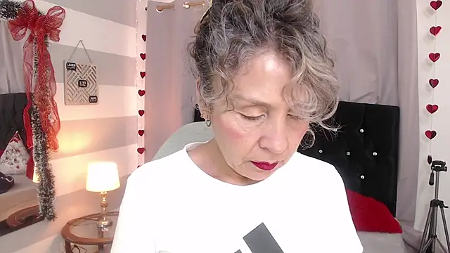 Snapshot of Afrodita_sg chatting on December 5, 2025, 2:15 pm Afrodita sg online show from December 5, 2025, 2:15 pm