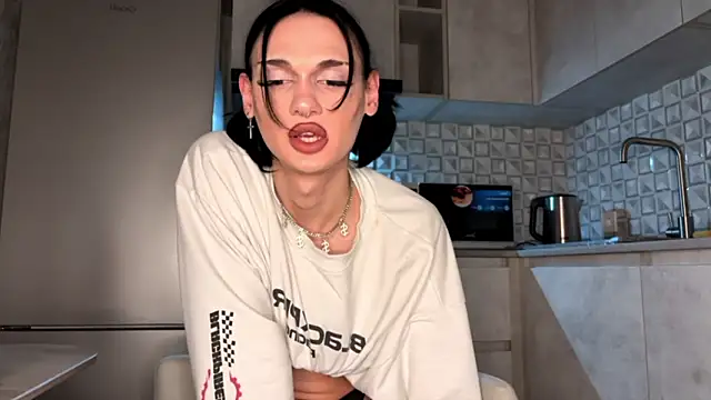 CHERLYBAY online show from February 14, 2026, 4:40 pm