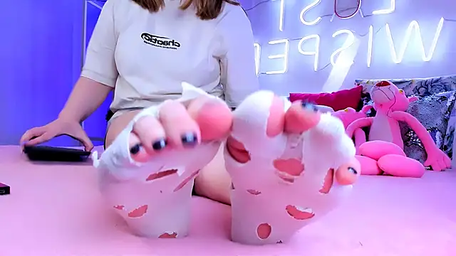 Snapshot of footfetish_baby chatting on December 18, 2024, 4:28 pm footfetish baby online show from December 18, 2024, 4:28 pm