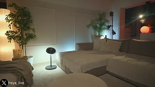 freyacherie online show from February 6, 2026, 4:25 pm