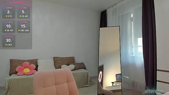  cometoseeme  online show from May 13, 2026, 3:52 pm
