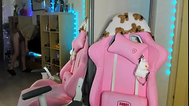 Snapshot of Sunny_Elly chatting on October 12, 2025, 8:26 am Sunny Elly online show from October 12, 2025, 8:26 am