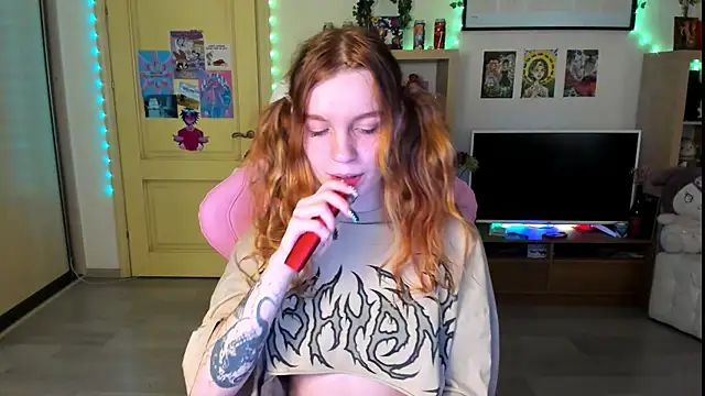 Snapshot of Sunny_Elly chatting on October 14, 2025, 3:45 pm Sunny Elly online show from October 14, 2025, 3:45 pm