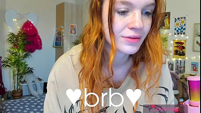 Snapshot of Sunny_Elly chatting on April 19, 2026, 6:25 am Sunny Elly online show from April 19, 2026, 6:25 am