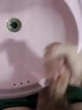 Snapshot of Pauzudoooootk chatting on April 14, 2026, 9:42 pm Pauzudoooootk online show from April 14, 2026, 9:42 pm