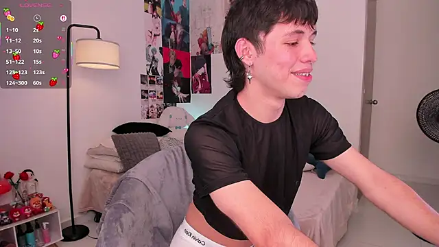 Snapshot of angel_bless19 chatting on November 10, 2025, 9:09 pm angel bless19 online show from November 10, 2025, 9:09 pm