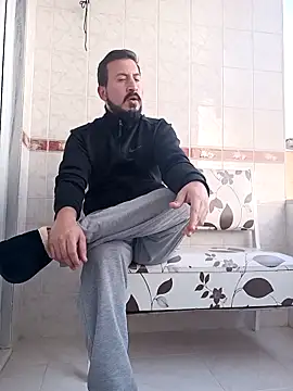 Snapshot of Karizmatikman chatting on April 13, 2026, 4:22 pm Karizmatikman online show from April 13, 2026, 4:22 pm