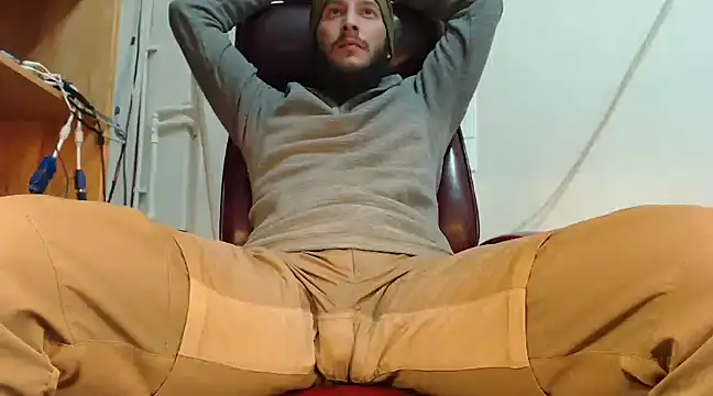 hardbigcock16 online show from January 22, 2025, 1:32 pm