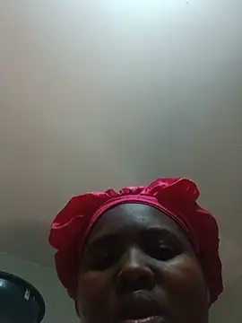 Snapshot of queenxdede chatting on June 9, 2026, 5:58 pm queenxdede online show from June 9, 2026, 5:58 pm