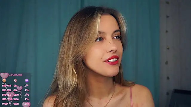 FannyHewson online show from October 17, 2025, 7:48 pm