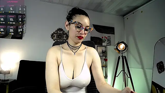 paulinabarnett- online show from March 22, 2025, 11:53 pm