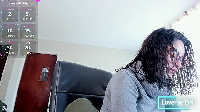 paulinabarnett- online show from May 10, 2026, 3:47 pm