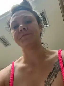 Snapshot of hotNReady6969 chatting on February 23, 2025, 6:28 am hotNReady6969 online show from February 23, 2025, 6:28 am