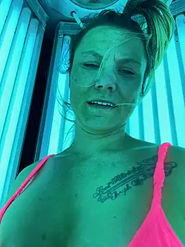 Snapshot of hotNReady6969 chatting on March 1, 2025, 6:43 pm hotNReady6969 online show from March 1, 2025, 6:43 pm