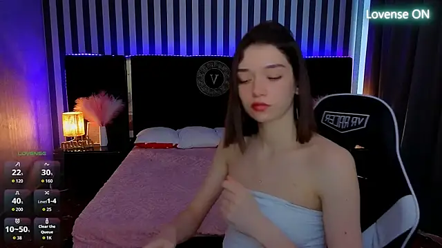 Snapshot of Cherry_Wipe chatting on August 3, 2026, 1:28 pm Cherry Wipe online show from August 3, 2026, 1:28 pm