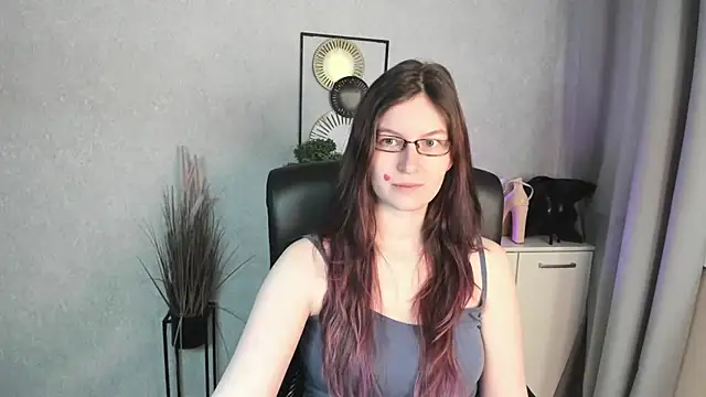 emmaxDelight online show from May 6, 2026, 5:22 am