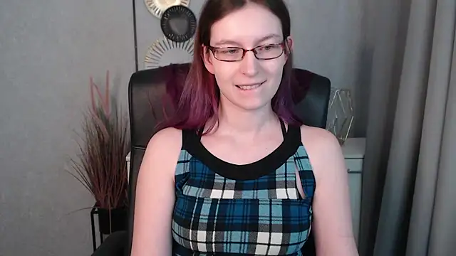 emmaxDelight online show from January 29, 2025, 9:33 am