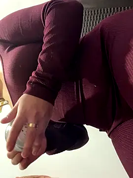 Snapshot of Mia_ross16 chatting on October 30, 2025, 10:28 pm Mia ross16 online show from October 30, 2025, 10:28 pm