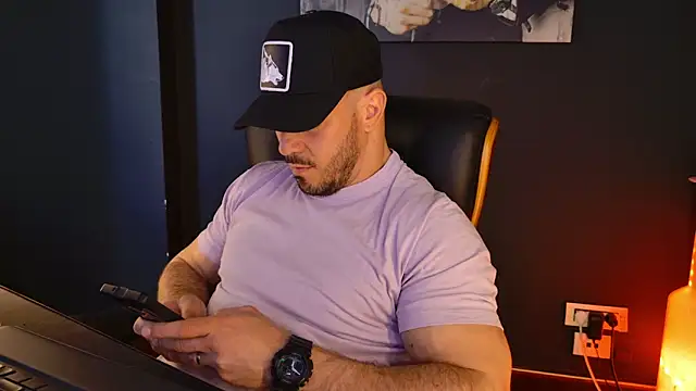 Snapshot of AngeloEric chatting on April 23, 2026, 10:55 am AngeloEric online show from April 23, 2026, 10:55 am