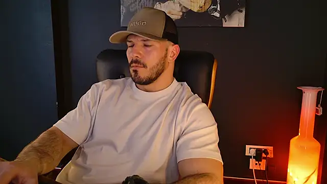 Snapshot of AngeloEric chatting on March 25, 2026, 12:37 pm AngeloEric online show from March 25, 2026, 12:37 pm