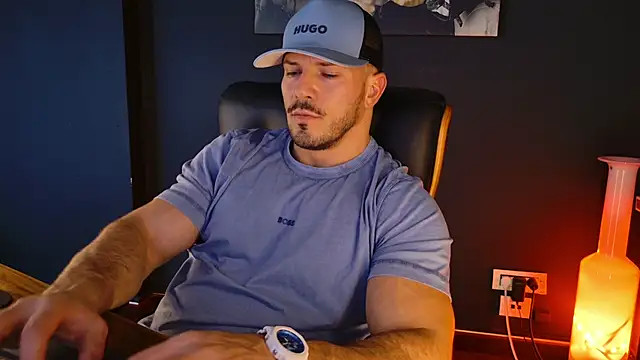 Snapshot of AngeloEric chatting on October 29, 2025, 2:16 pm AngeloEric online show from October 29, 2025, 2:16 pm