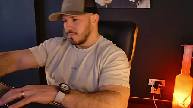 Snapshot of AngeloEric chatting on March 7, 2026, 10:10 am AngeloEric online show from March 7, 2026, 10:10 am