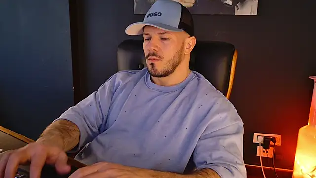 Snapshot of AngeloEric chatting on March 3, 2026, 12:01 pm AngeloEric online show from March 3, 2026, 12:01 pm