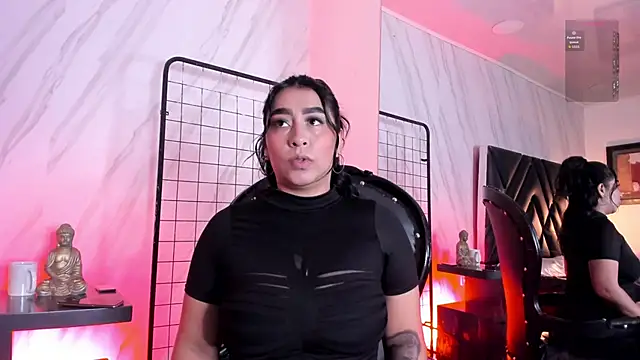 Snapshot of Carolina_Arias chatting on February 19, 2026, 10:18 pm Carolina Arias online show from February 19, 2026, 10:18 pm