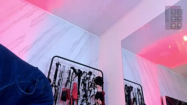 Snapshot of Carolina_Arias chatting on February 13, 2026, 4:51 pm Carolina Arias online show from February 13, 2026, 4:51 pm