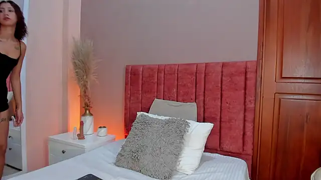 Snapshot of MelissaFoxx chatting on March 20, 2026, 11:44 am MelissaFoxx online show from March 20, 2026, 11:44 am