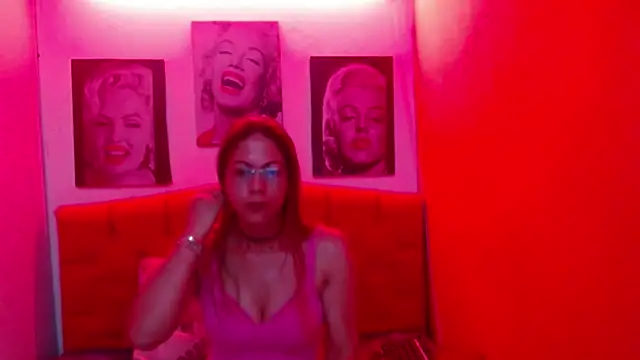 Snapshot of Claire_Fraser_Hot69 chatting on December 2, 2024, 12:02 pm Claire Fraser Hot69 online show from December 2, 2024, 12:02 pm