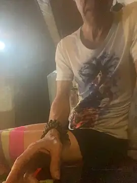 laye19 online show from October 18, 2025, 1:18 am