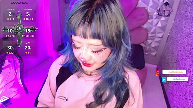 toky doll online show from November 24, 2025, 8:42 pm