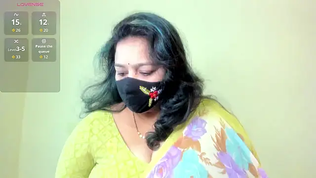 neelu-hoty online show from August 5, 2026, 8:52 am
